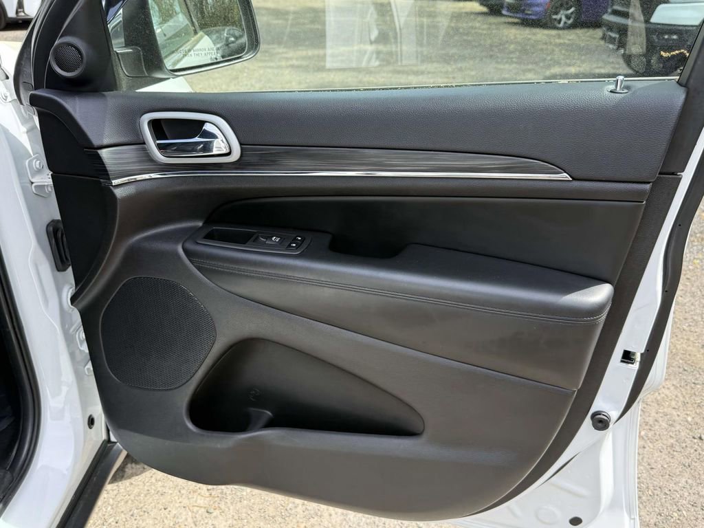 Used 2021 Jeep Grand Cherokee Limited AWD/4WD image 8