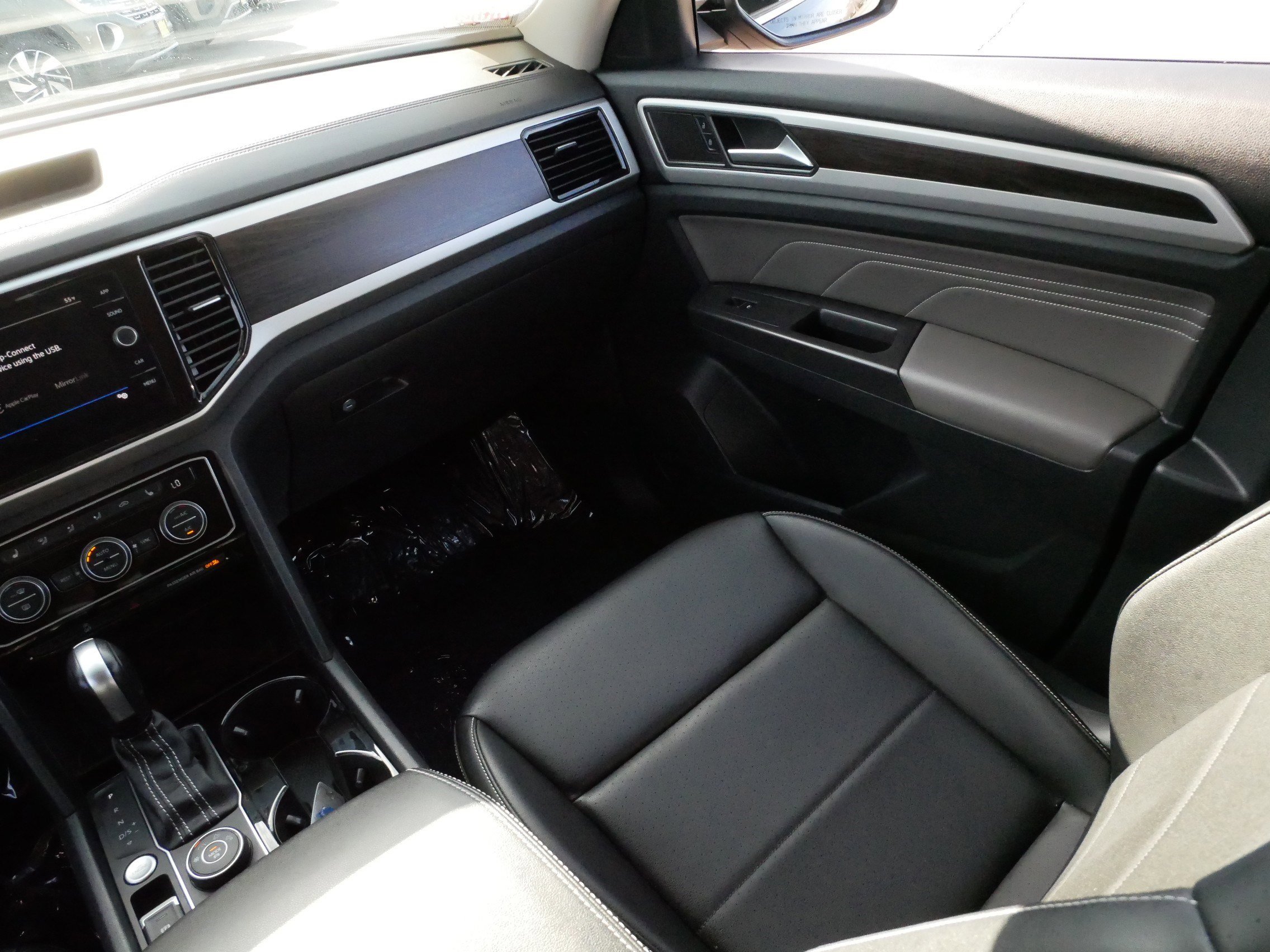 Certified 2023 Volkswagen Atlas SE image 11