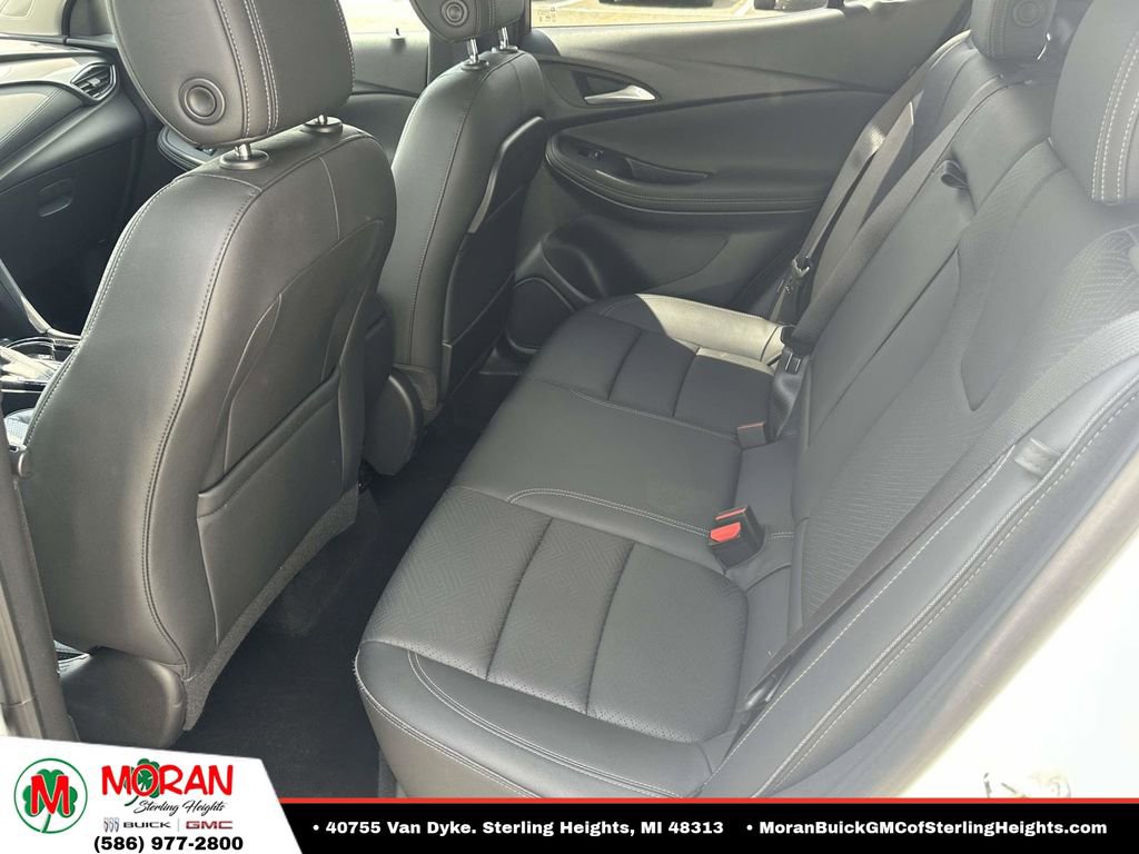 Certified 2022 Buick Encore GX Essence FWD image 12