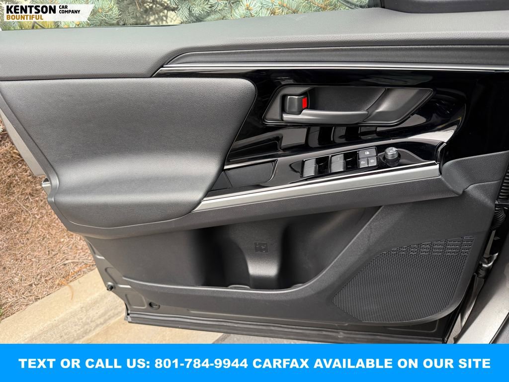 Used 2025 Toyota bZ4X FWD image 21