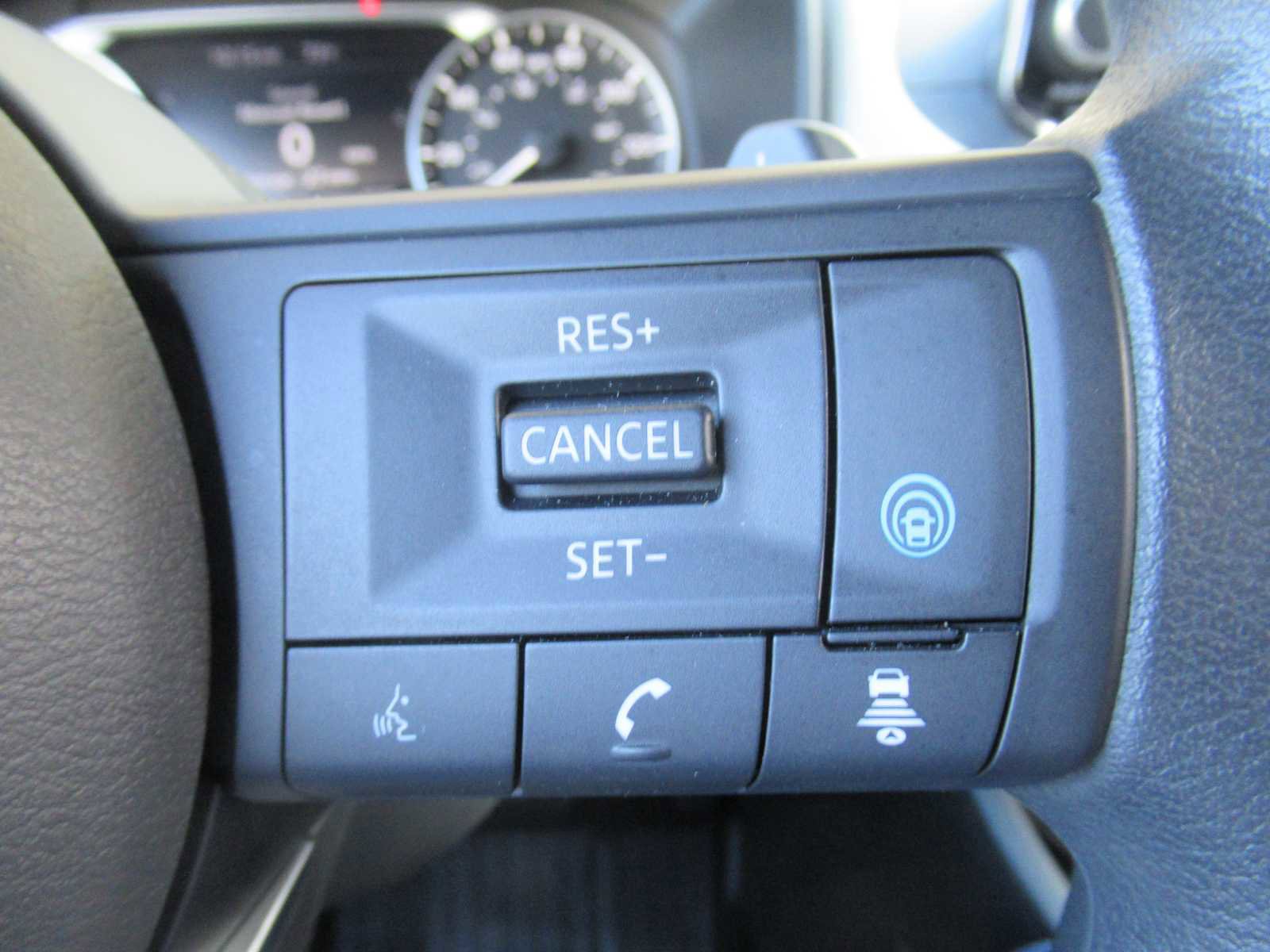 Used 2024 Nissan Rogue SV image 26