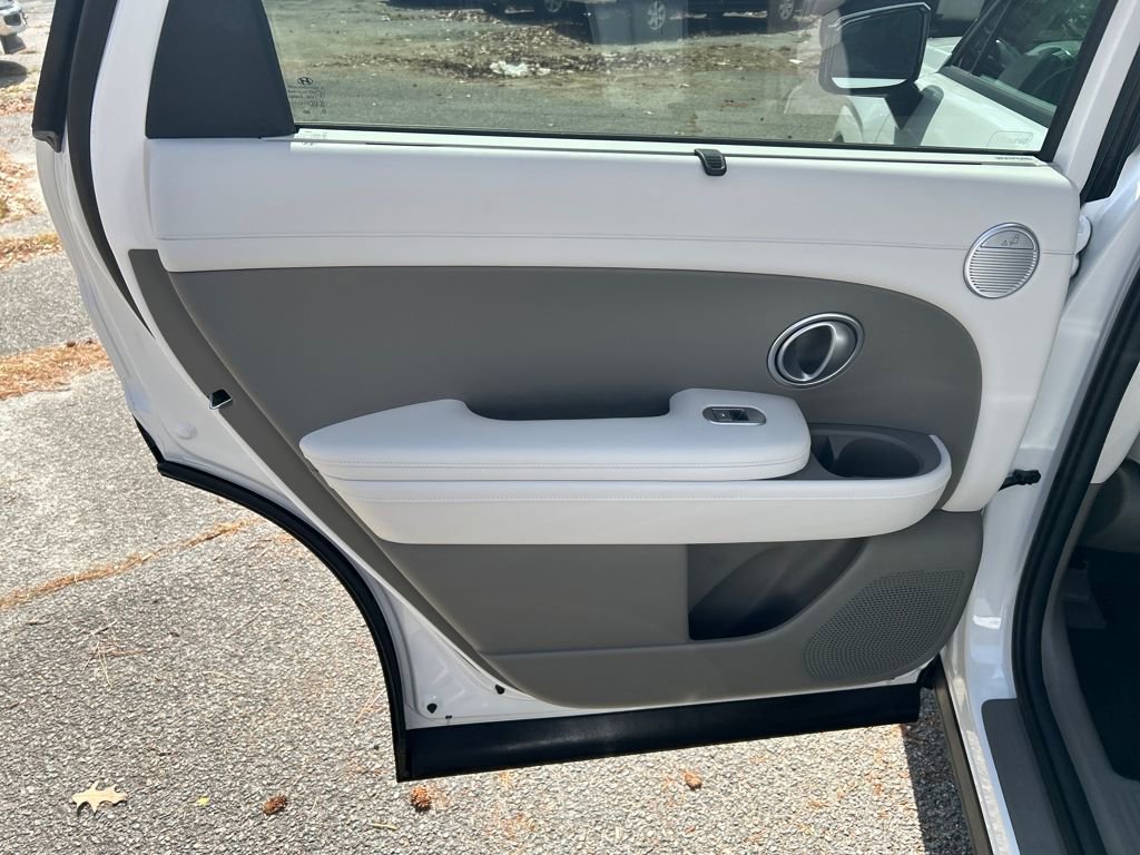 Used 2026 Hyundai Palisade SEL FWD image 24