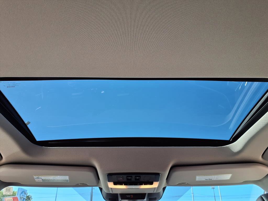 New 2026 Nissan Rogue Platinum image 5