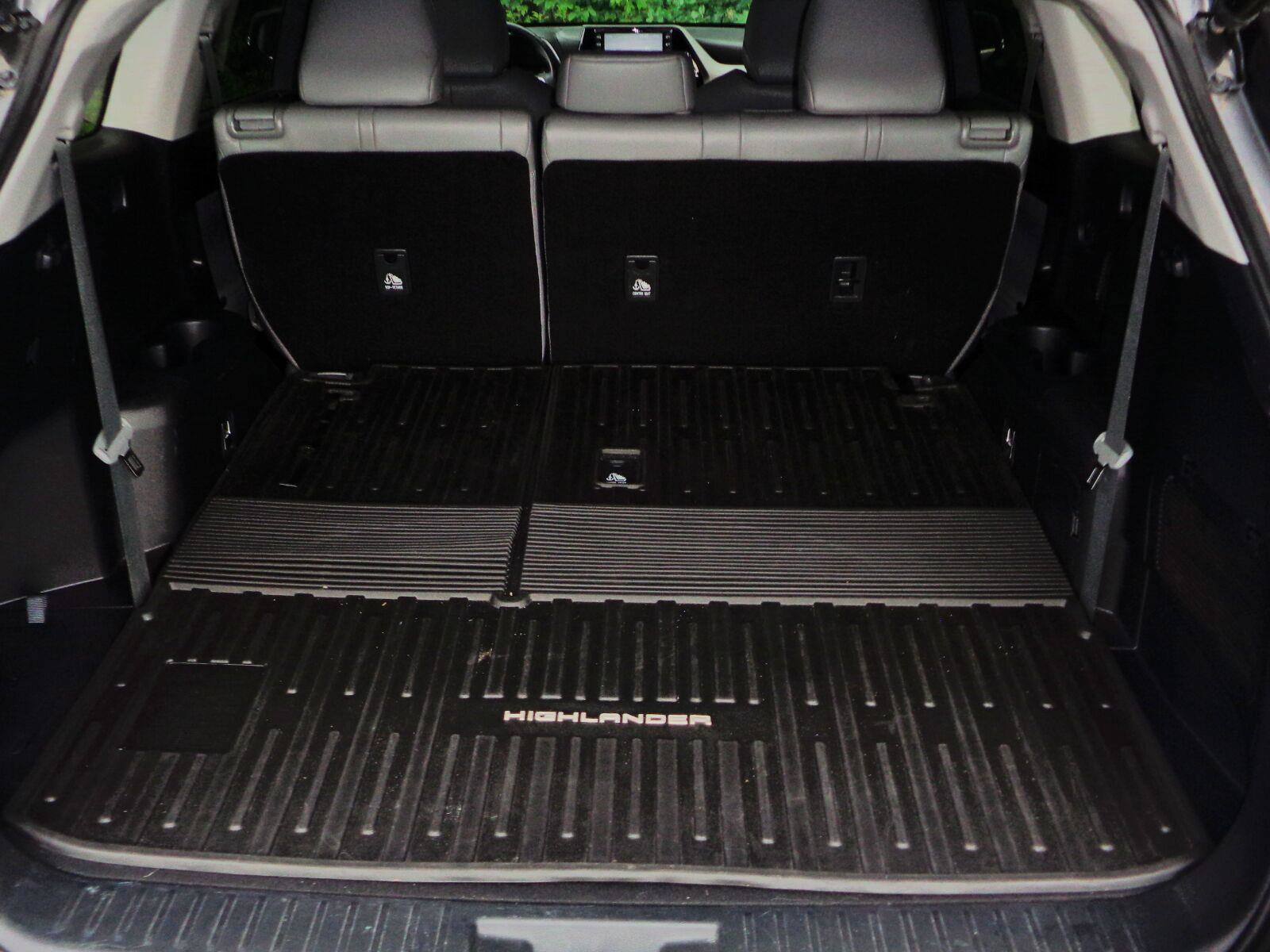 Used 2022 Toyota Highlander XLE AWD/4WD image 8