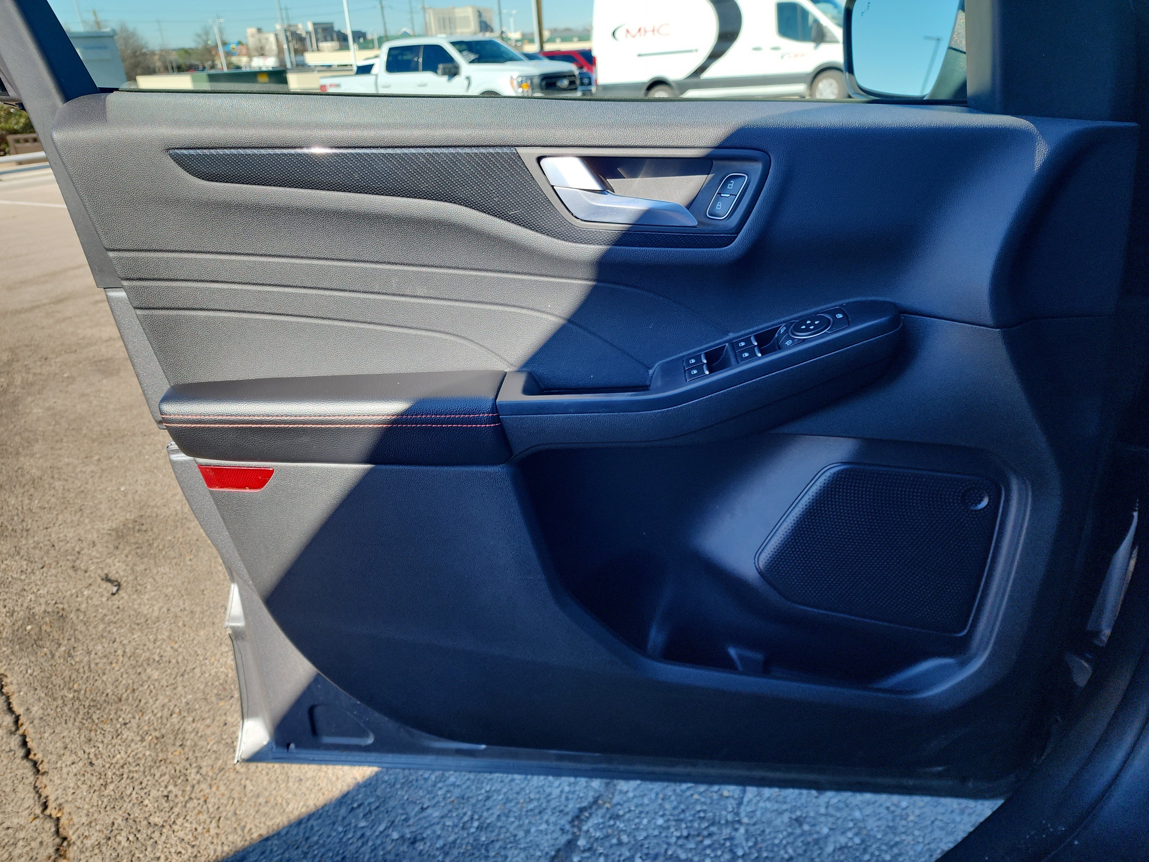 Certified 2024 Ford Escape ST-Line image 17