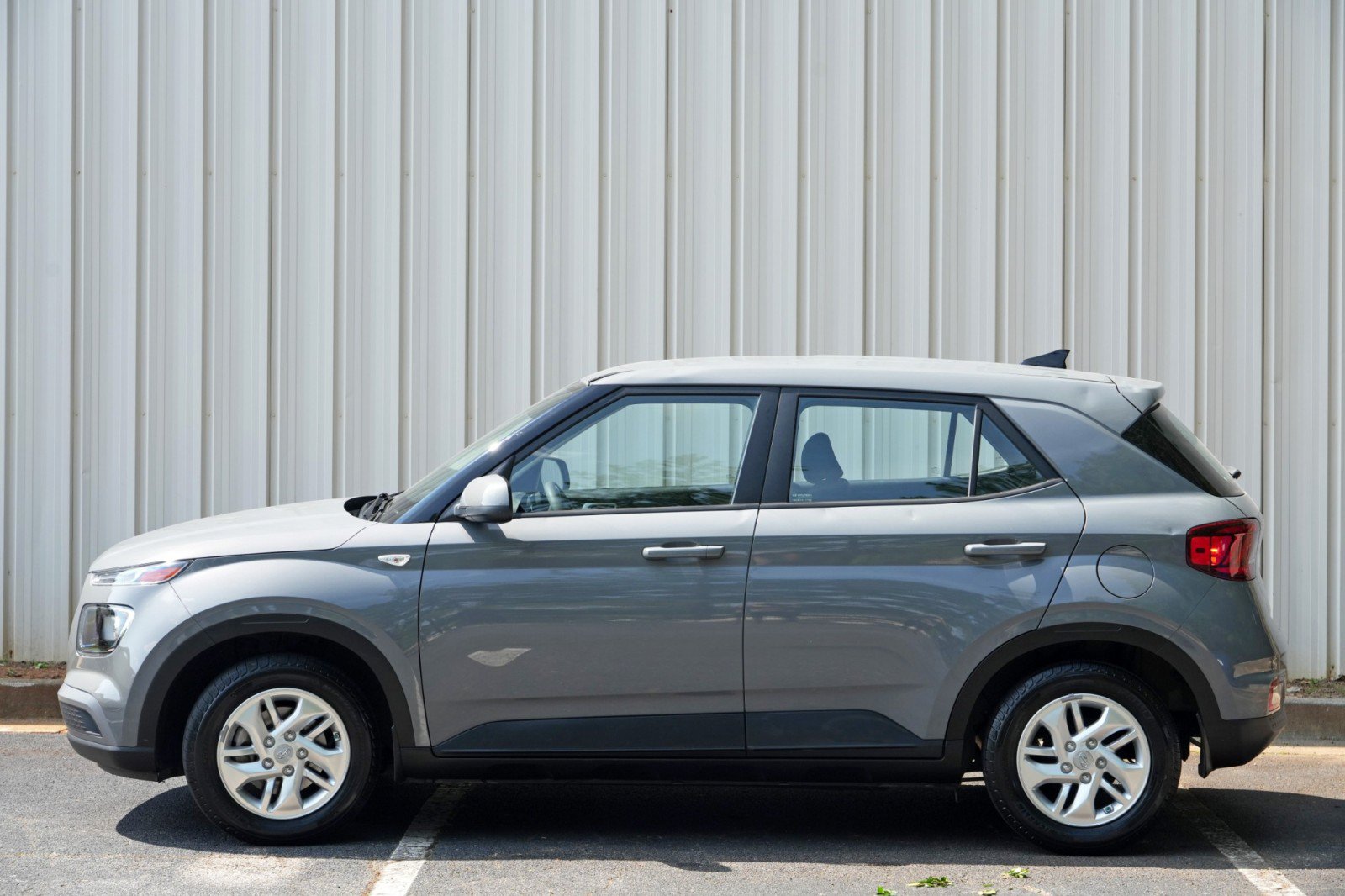 Used 2021 Hyundai Venue SE FWD image 40