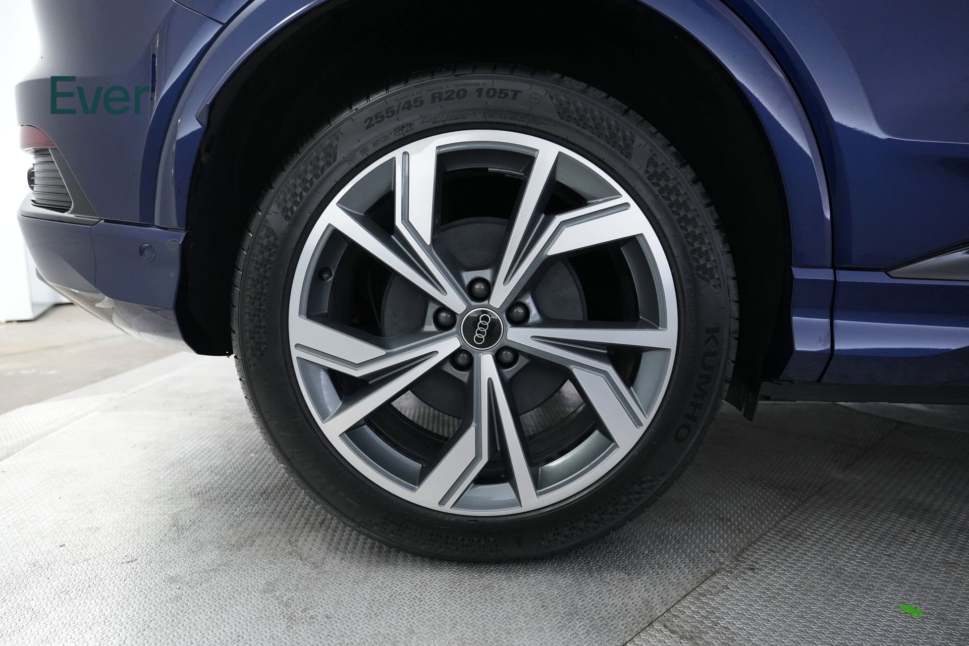 Used 2024 Audi Q4 e-tron Prestige image 22