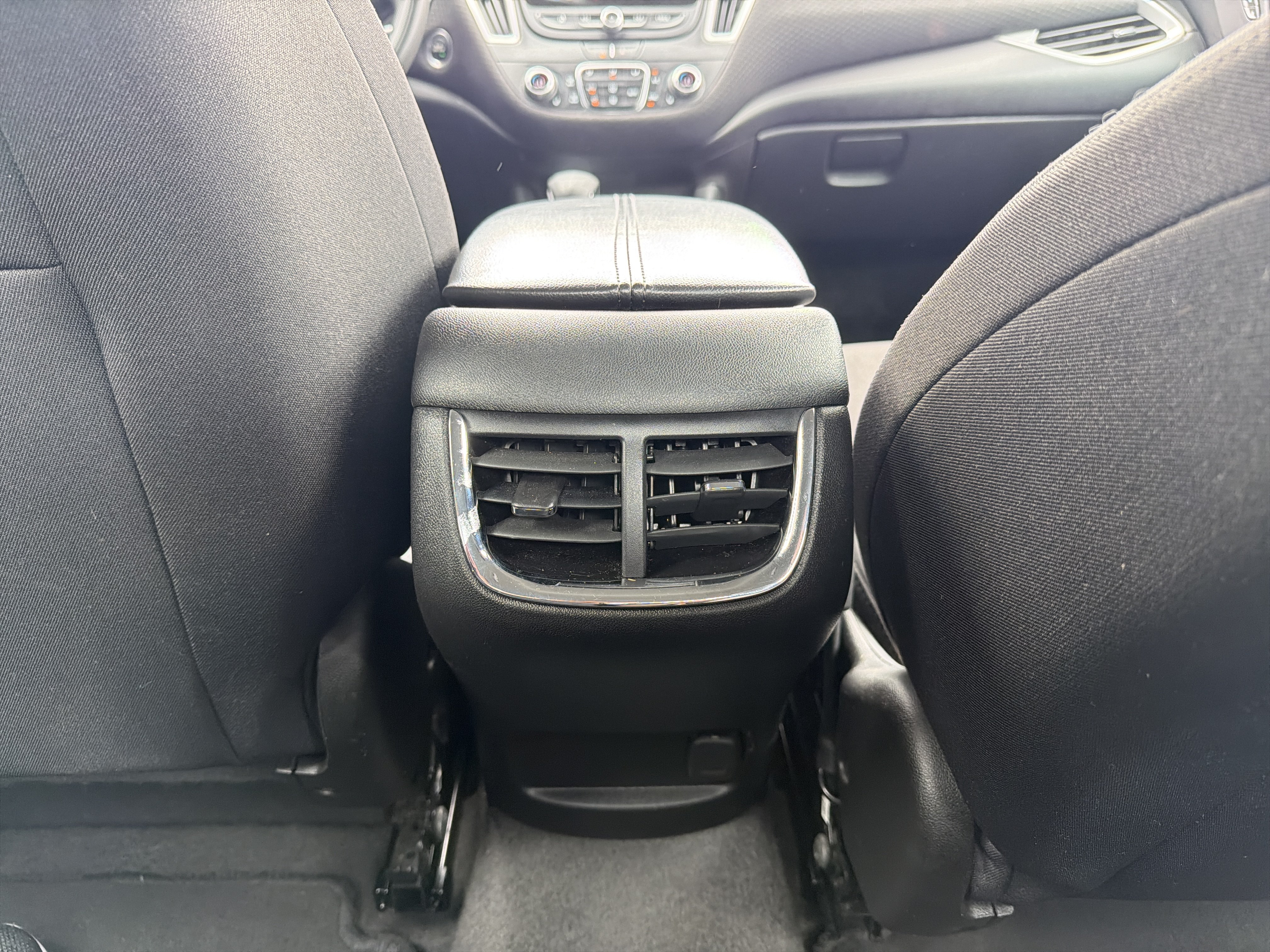 Used 2024 Chevrolet Malibu LT FWD image 27