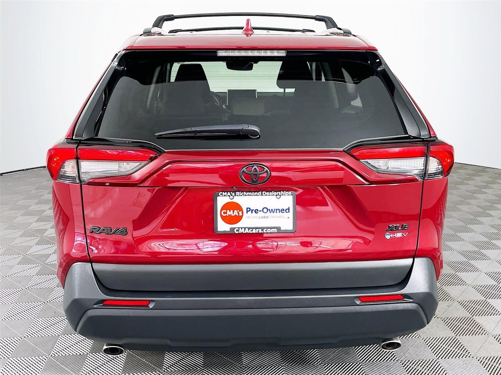 Used 2025 Toyota RAV4 XLE w/ Convenience Package AWD/4WD image 7