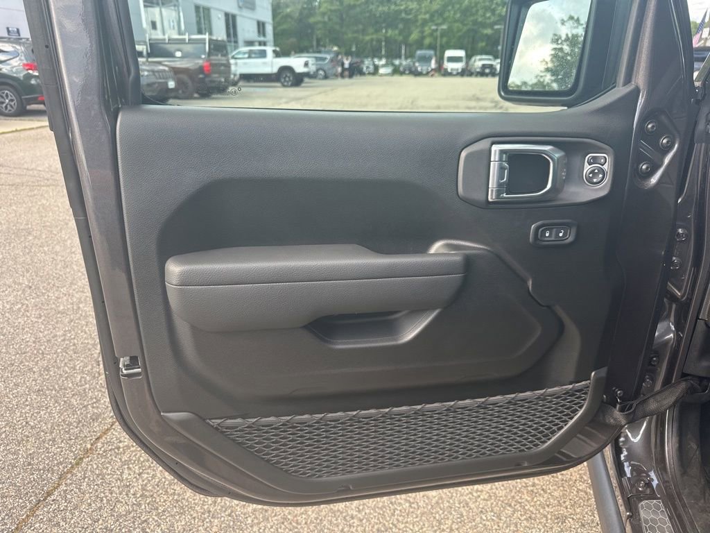 New 2025 Jeep Wrangler Rubicon w/ Steel Bumper Group image 11