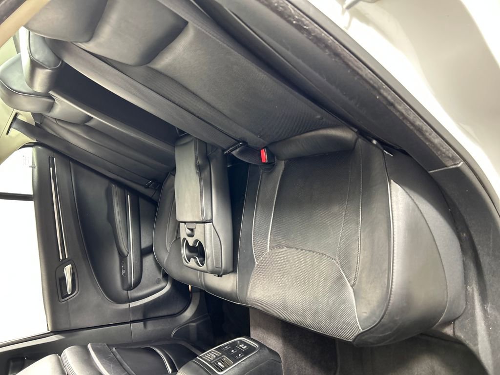 Used 2017 Chrysler 300 C image 19