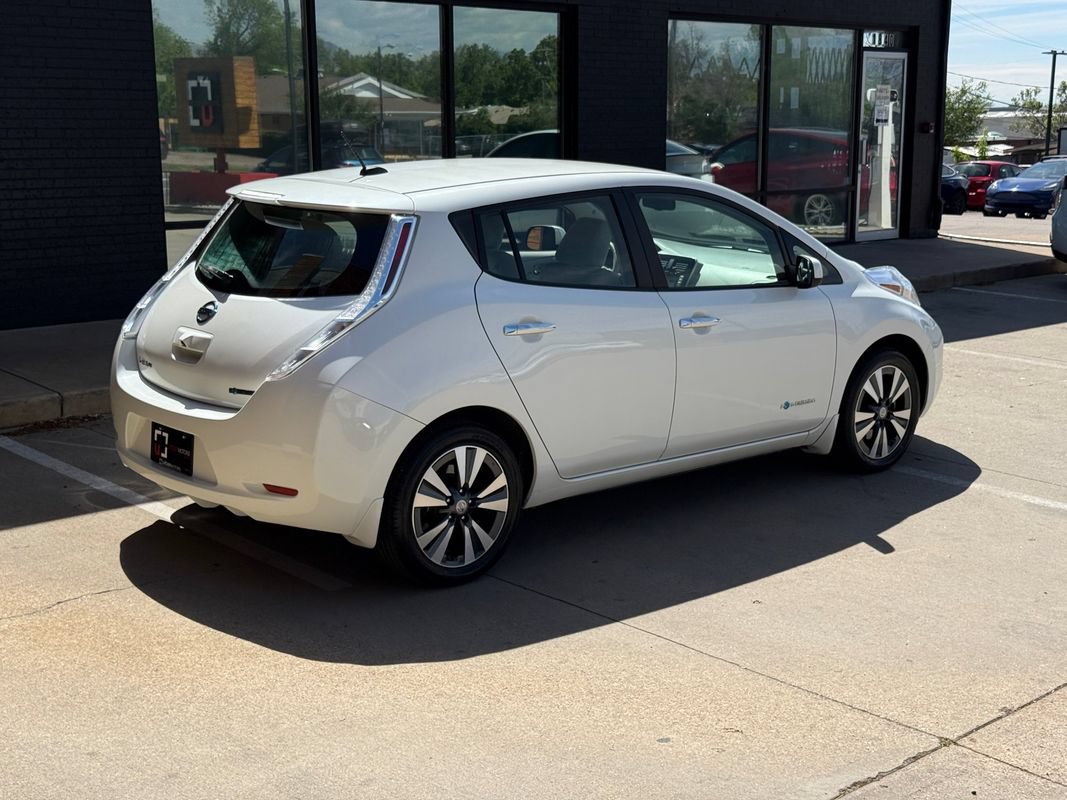 Used 2015 Nissan Leaf SV w/ LED & Quick Charge Package FWD image 14