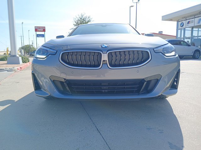 New 2026 BMW 230i Coupe RWD image 2