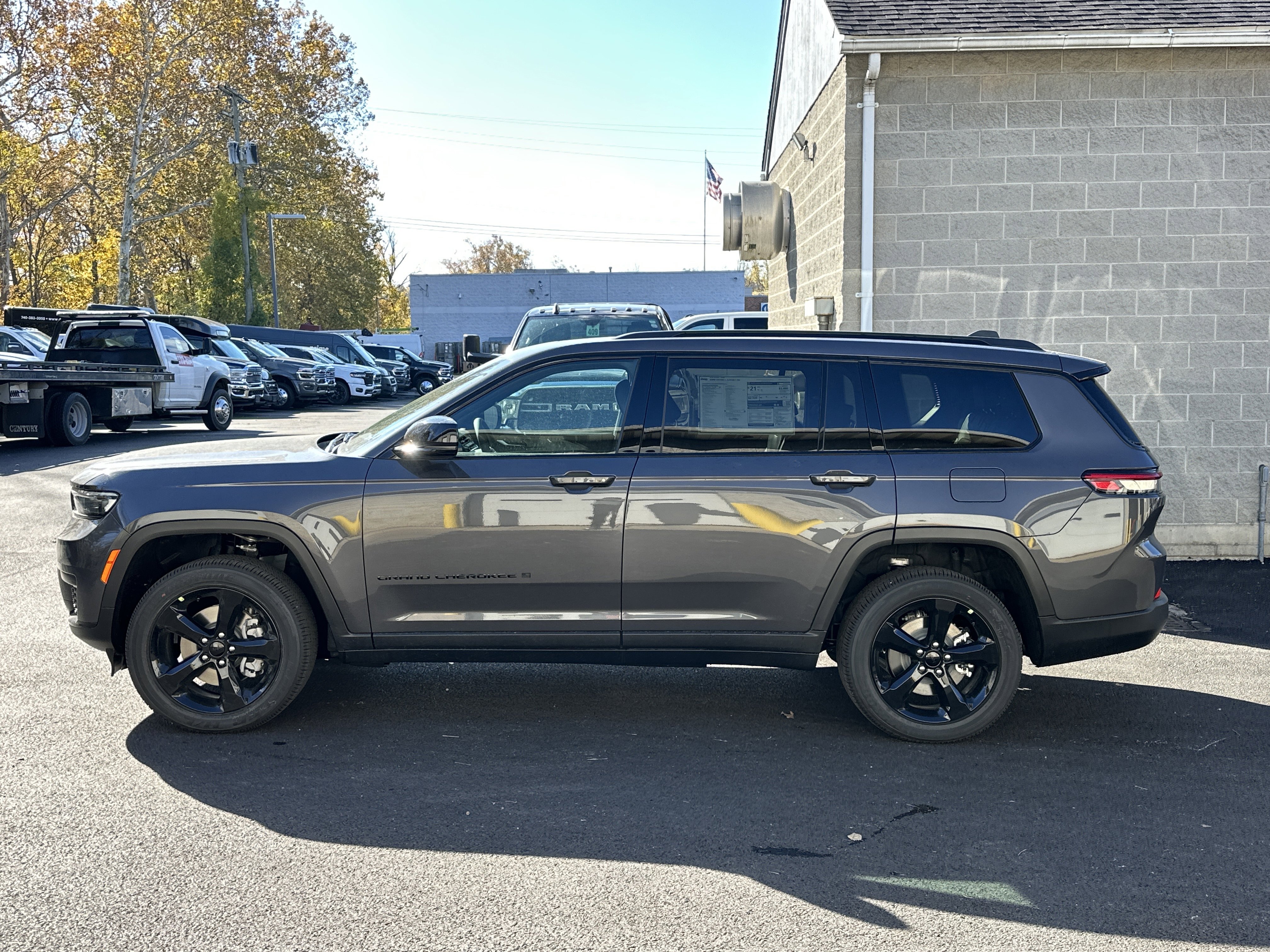 New 2025 Jeep Grand Cherokee L Altitude image 27