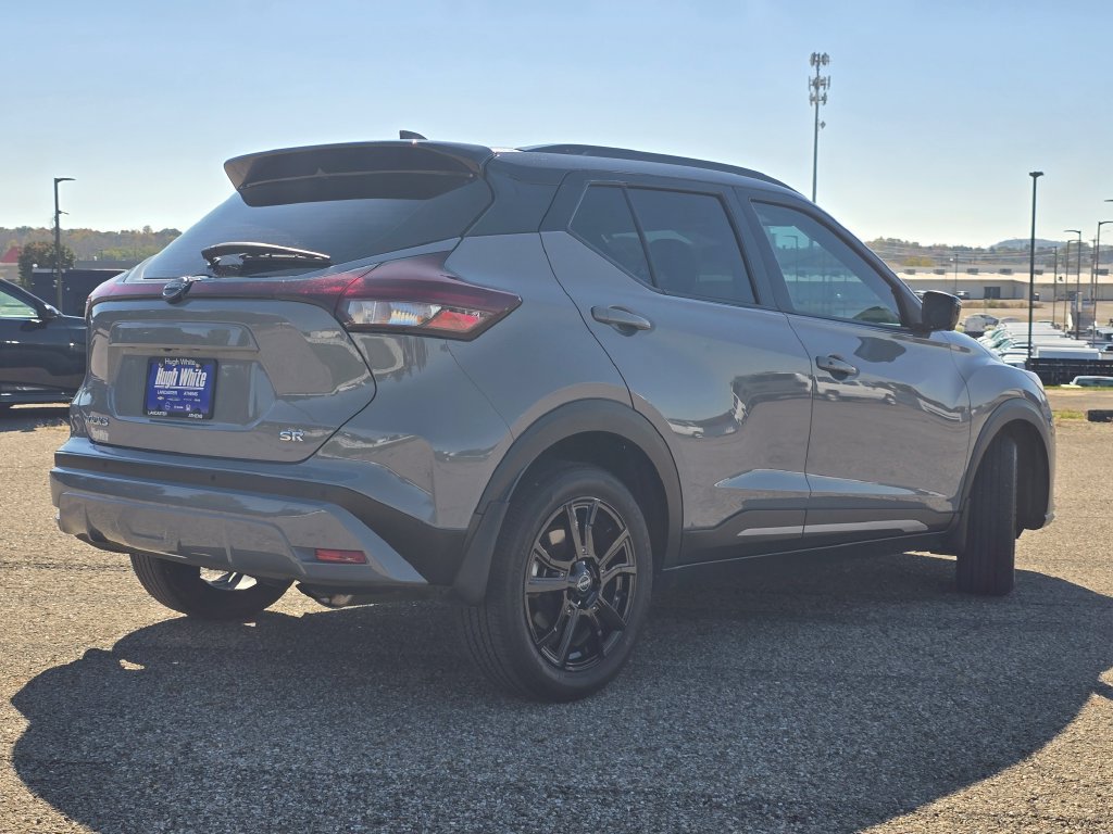 Used 2023 Nissan Kicks SR FWD image 13
