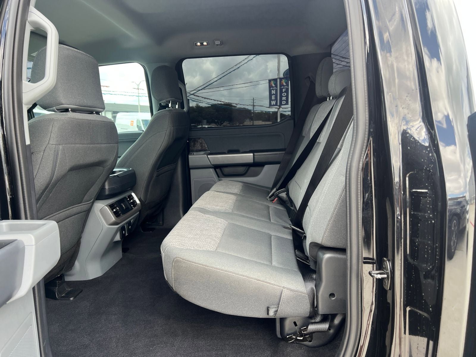 Used 2023 Ford F150 Lightning XLT AWD/4WD image 30