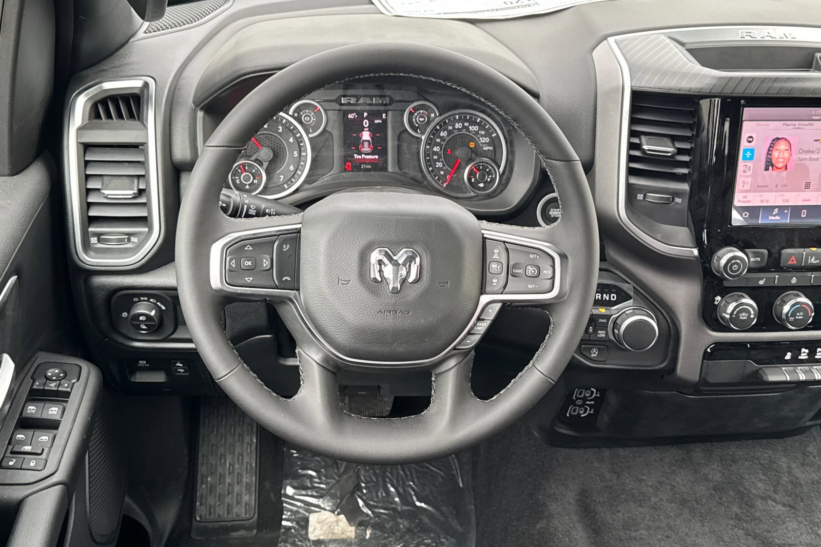 New 2026 RAM 1500 Big Horn AWD/4WD image 13