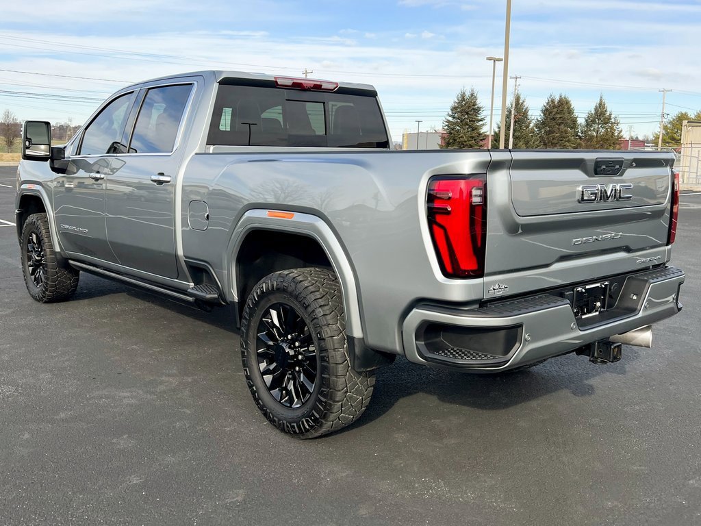Used 2025 GMC Sierra 3500 Denali Ultimate image 15
