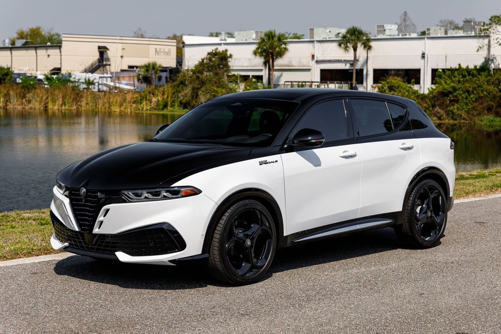New 2026 Alfa Romeo Tonale w/ Active Assist Package AWD/4WD image 7