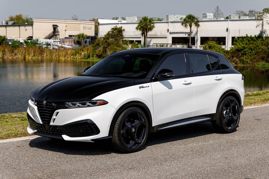 New 2026 Alfa Romeo Tonale w/ Active Assist Package AWD/4WD image 7