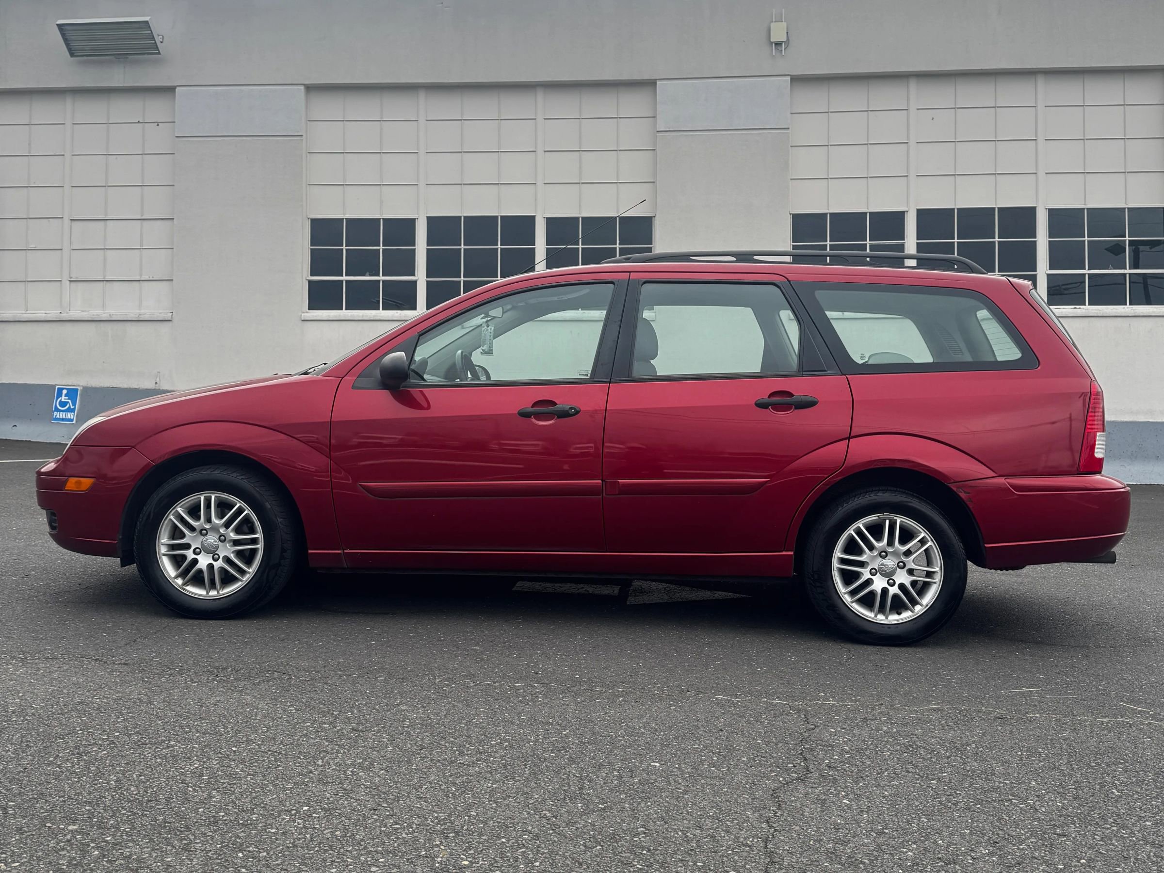 Used 2005 Ford Focus SE image 4