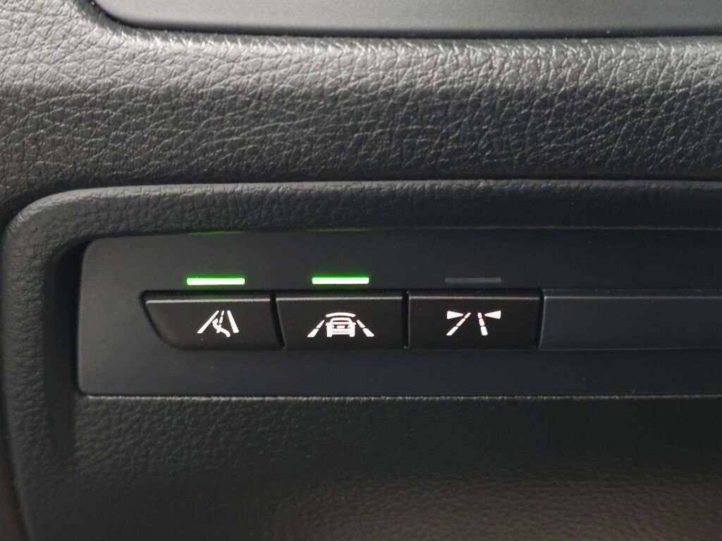 Used 2015 BMW M4 Convertible image 31