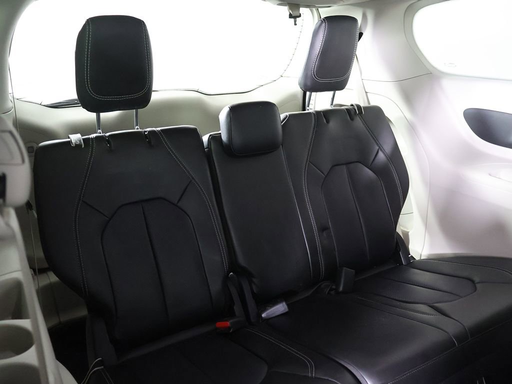 Used 2023 Chrysler Pacifica Touring-L FWD image 31