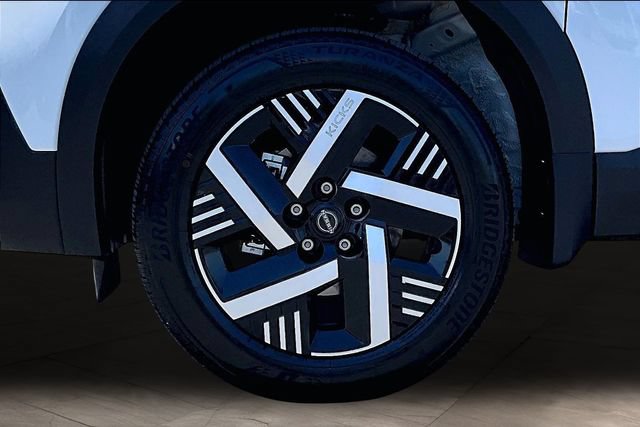 New 2026 Nissan Kicks SV FWD image 31