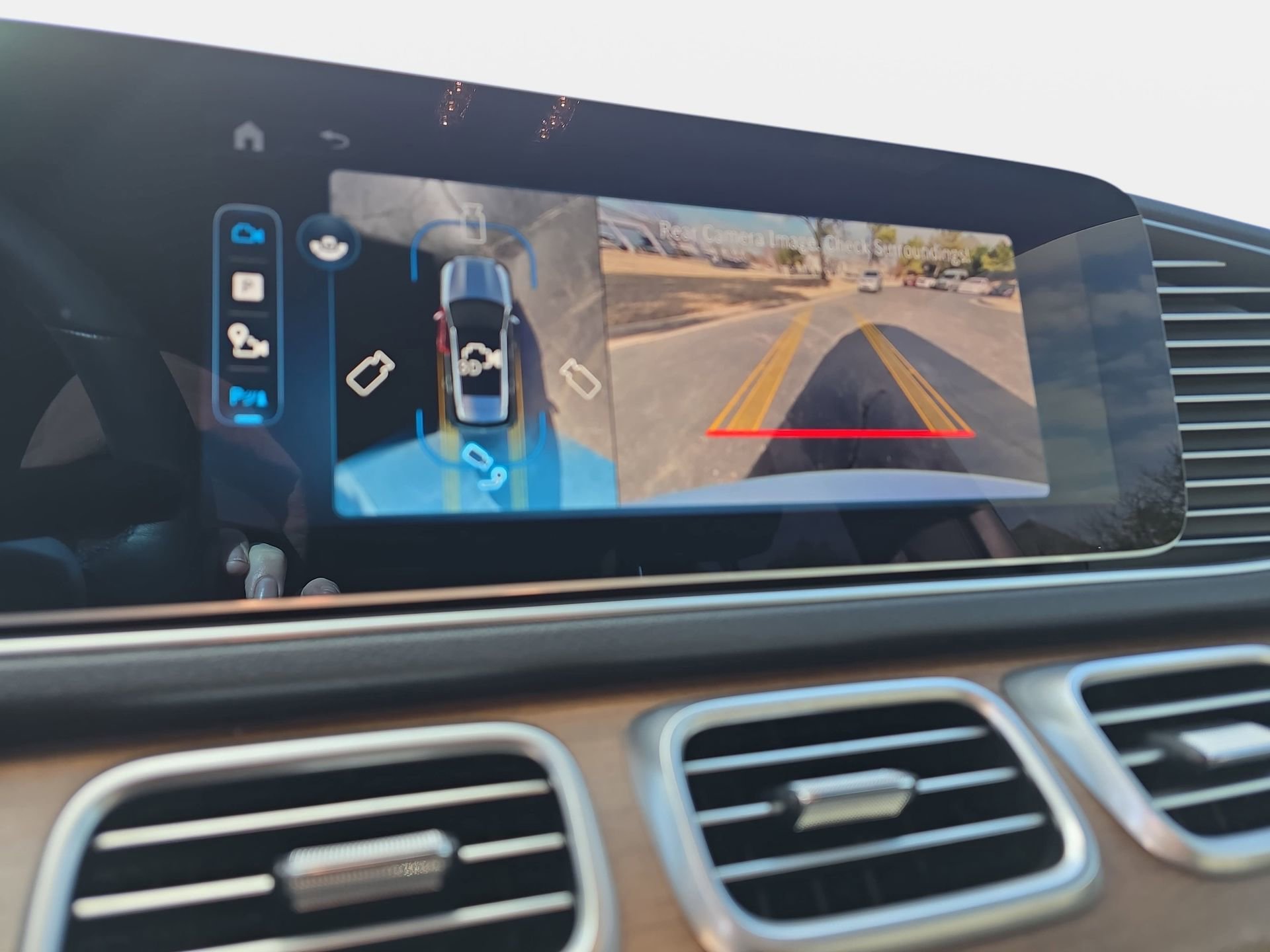 Used 2025 Mercedes-Benz GLE 350 4MATIC image 23