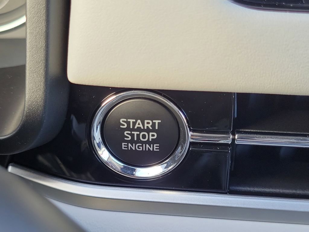 New 2026 Mitsubishi Outlander SE image 16