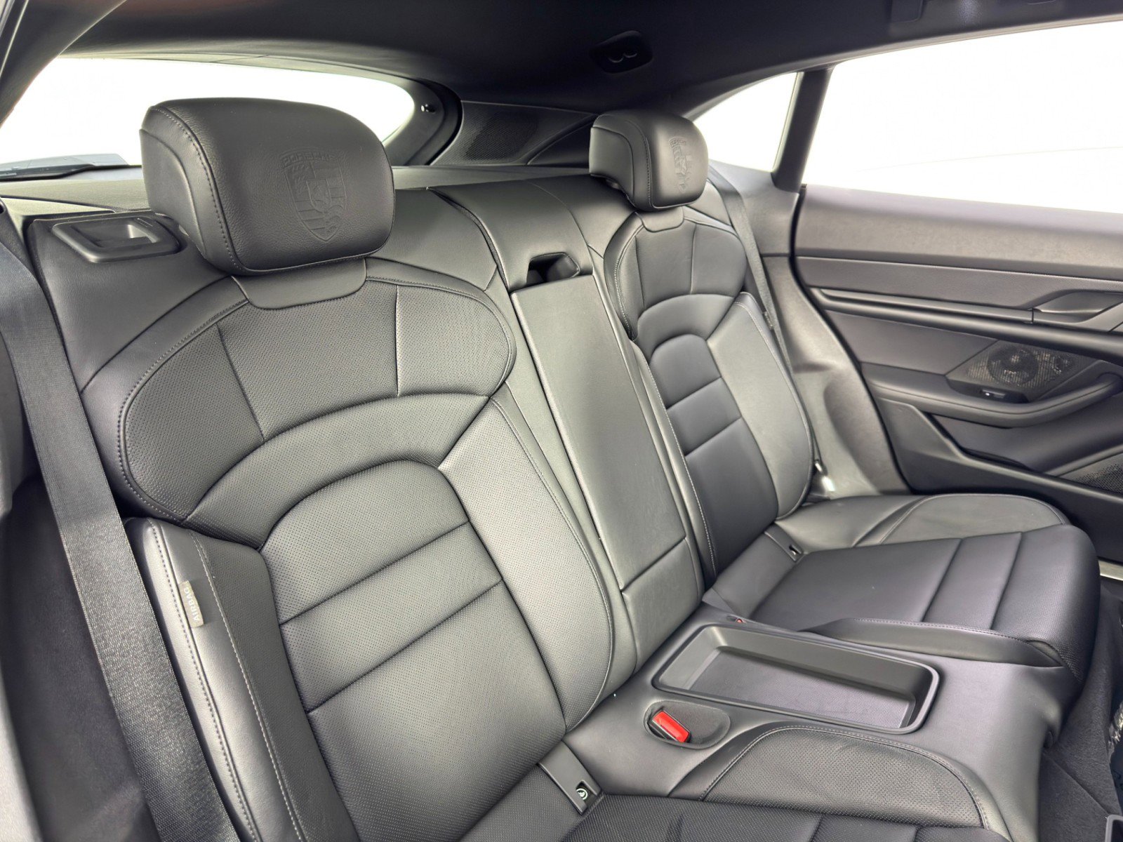 Used 2023 Porsche Taycan 4S w/ Performance Package image 43