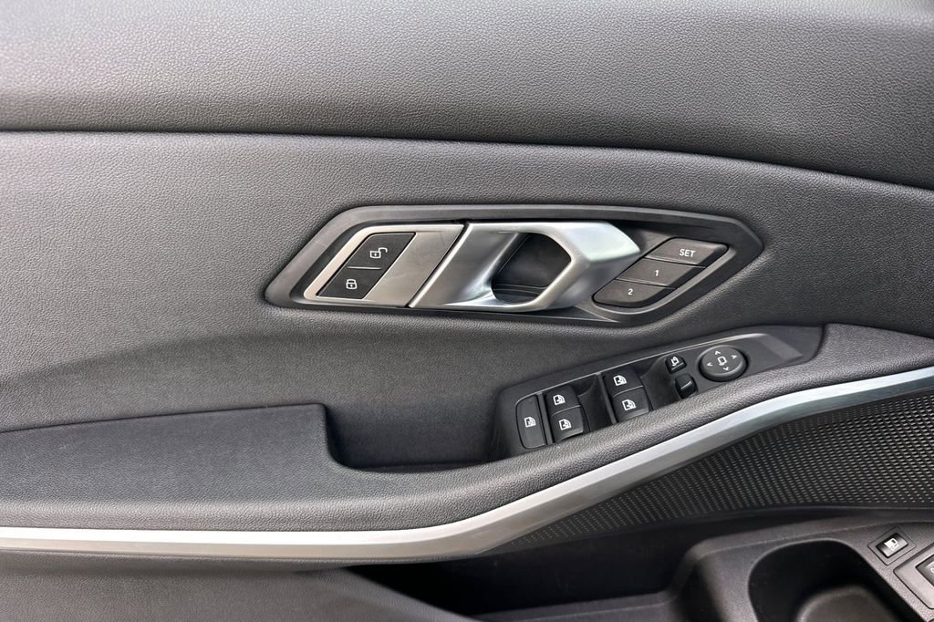 Used 2021 BMW 330e w/ Convenience Package image 10