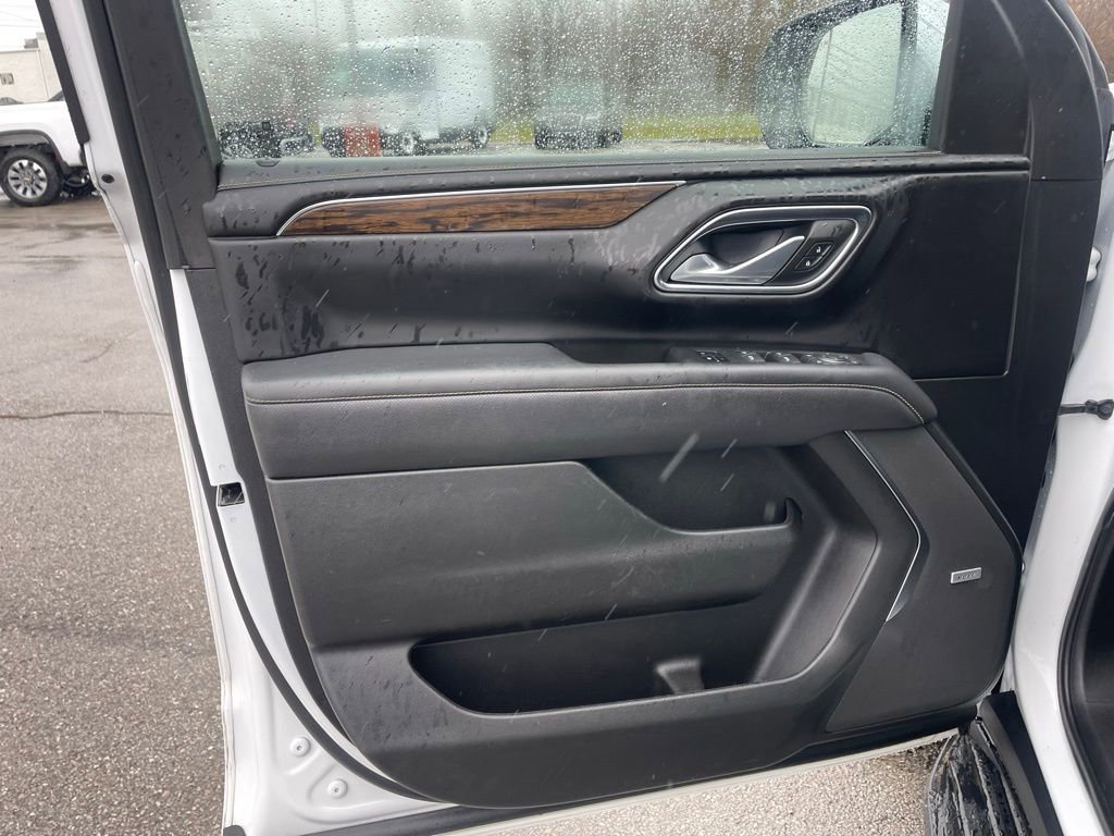 Used 2023 Chevrolet Suburban Premier AWD/4WD image 14