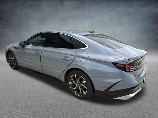 Used 2025 Hyundai Sonata SEL FWD image 3