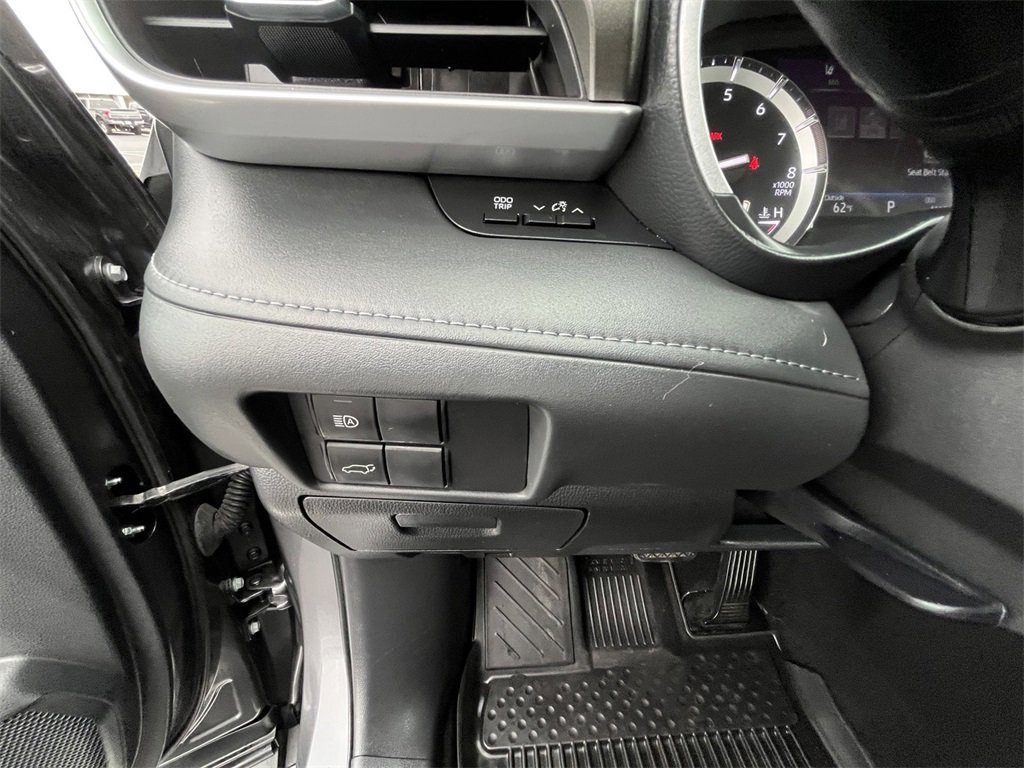 Used 2022 Toyota Highlander XLE image 19