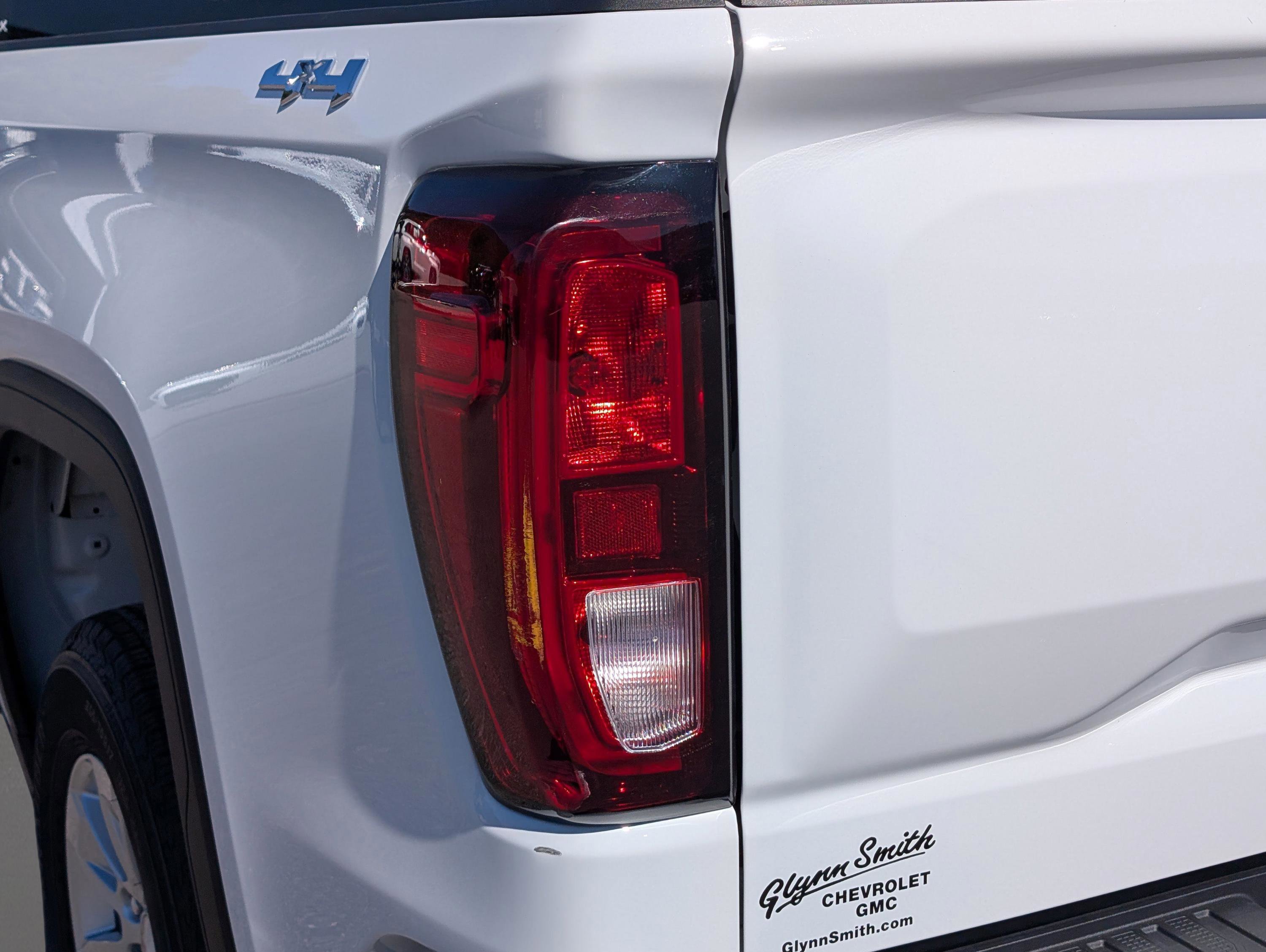 Used 2024 GMC Sierra 1500 SLE image 11