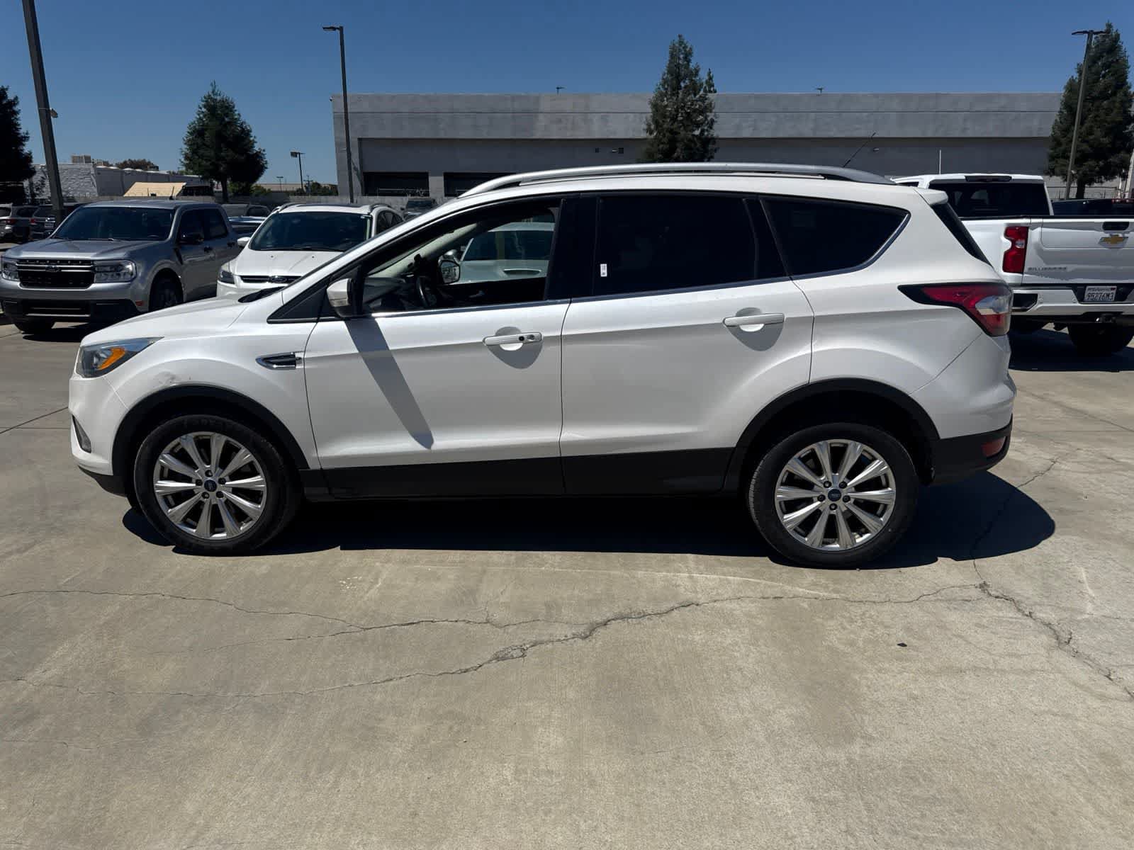 Used 2017 Ford Escape Titanium w/ Canadian Touring Package AWD/4WD image 8