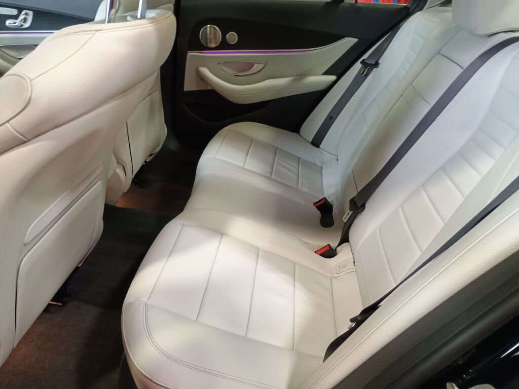 Used 2023 Mercedes-Benz E 350 4MATIC Sedan image 17