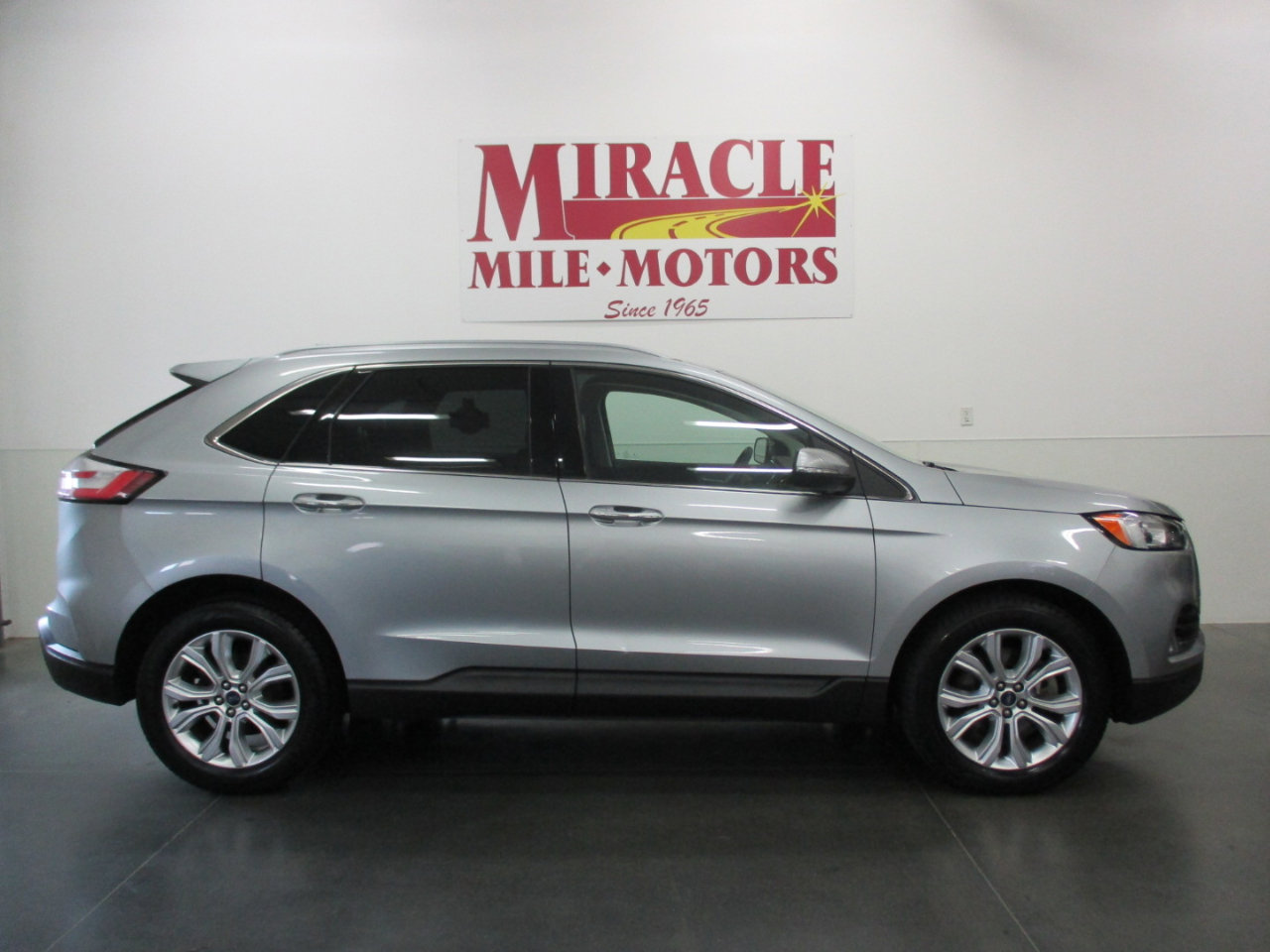 Used 2020 Ford Edge Titanium w/ Cargo Accessory Package image 6