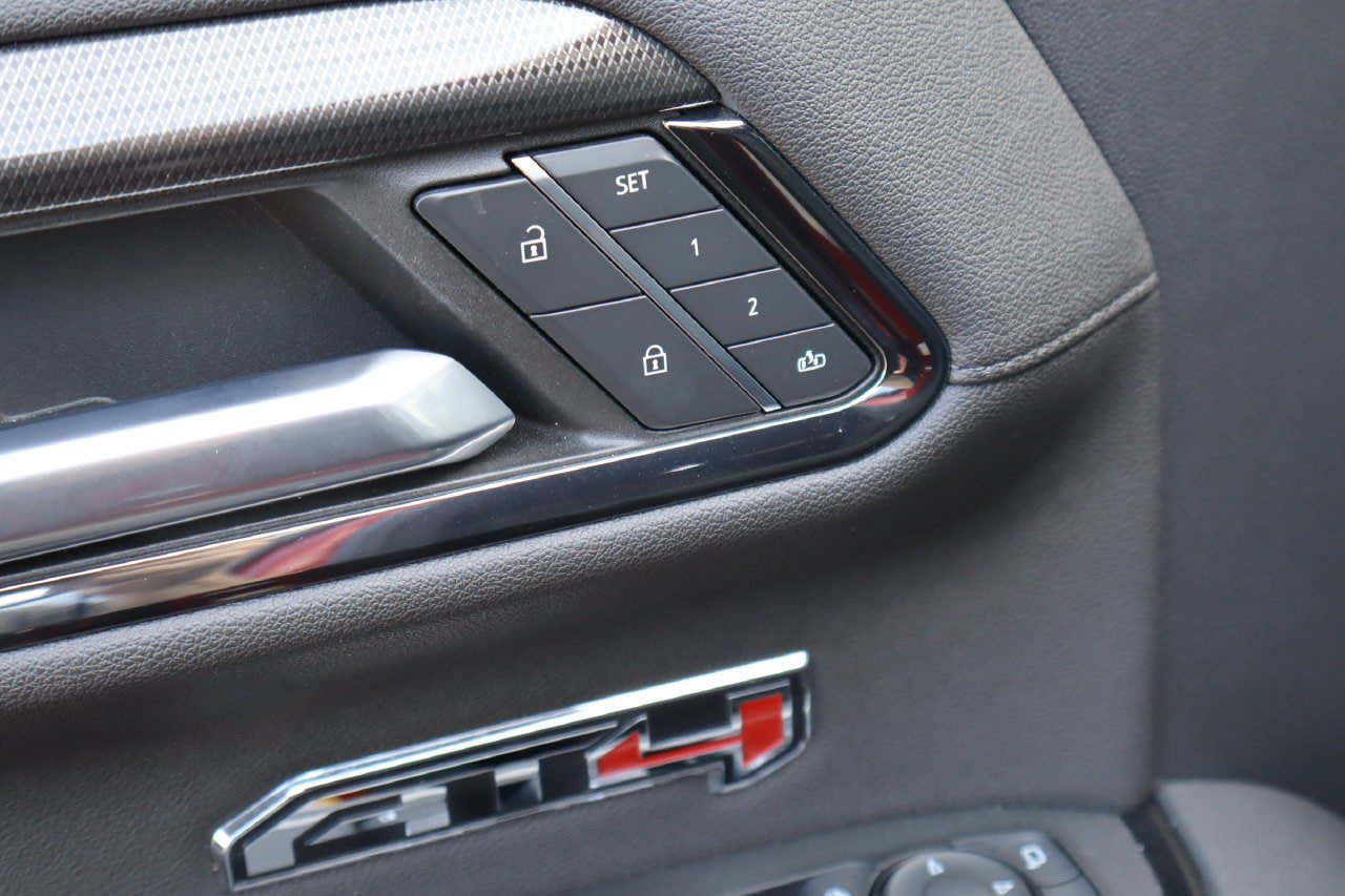 Used 2024 GMC Sierra 1500 AT4 w/ Technology Package AWD/4WD image 21