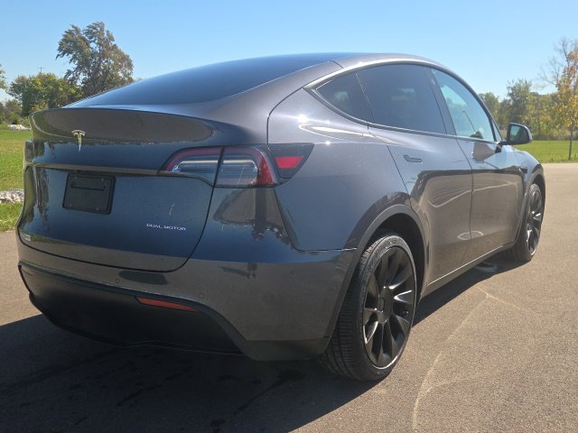 Used 2021 Tesla Model Y Long Range AWD/4WD image 7