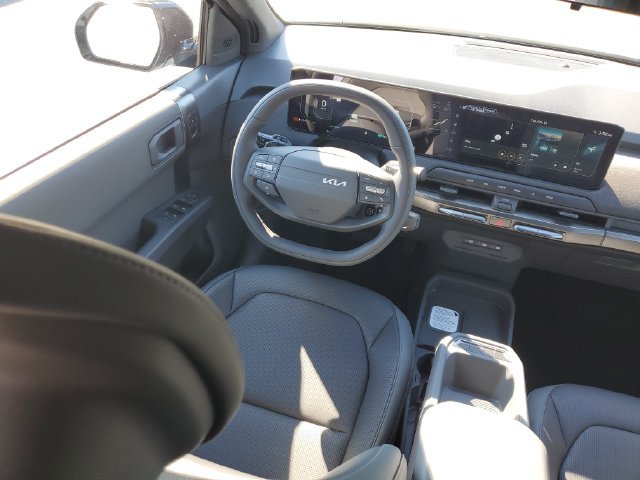 New 2027 Kia EV3 Wind FWD image 8