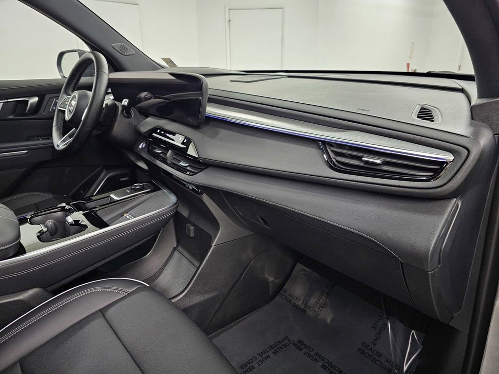 Used 2025 Buick Enclave Preferred image 11