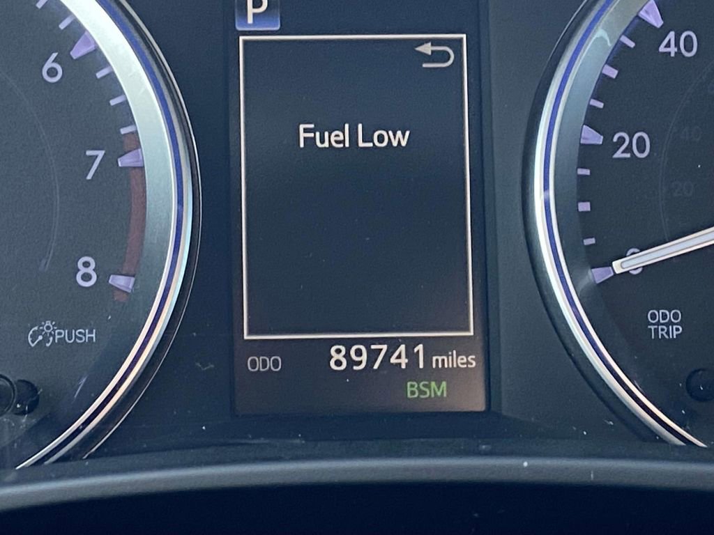Used 2018 Toyota Highlander Limited FWD image 29