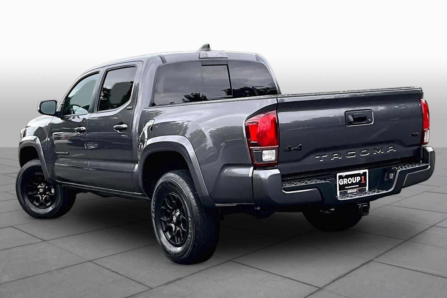 Used 2022 Toyota Tacoma SR5 w/ Technology Package AWD/4WD image 12