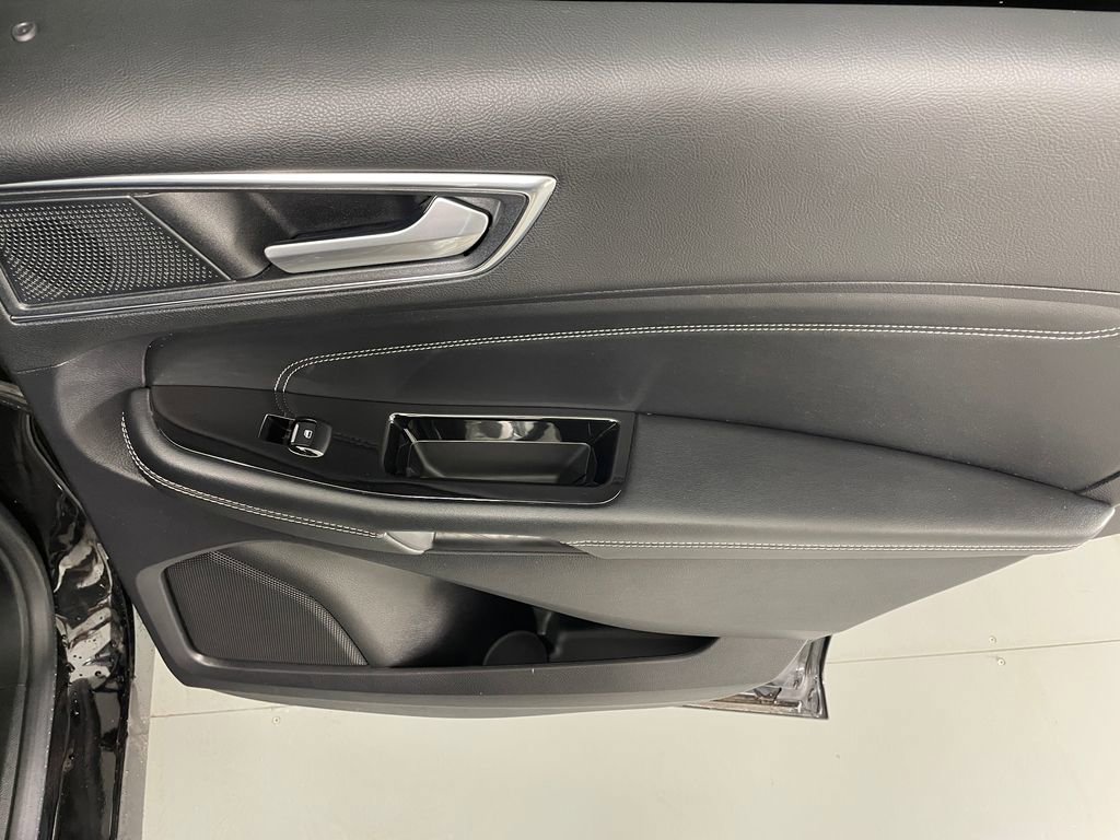Used 2020 Ford Edge Titanium image 60