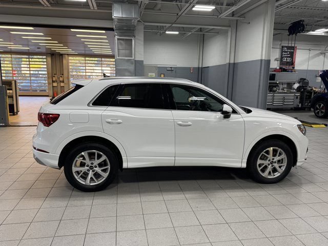 Certified 2023 Audi Q3 2.0T Premium w/ Convenience Package AWD/4WD image 4