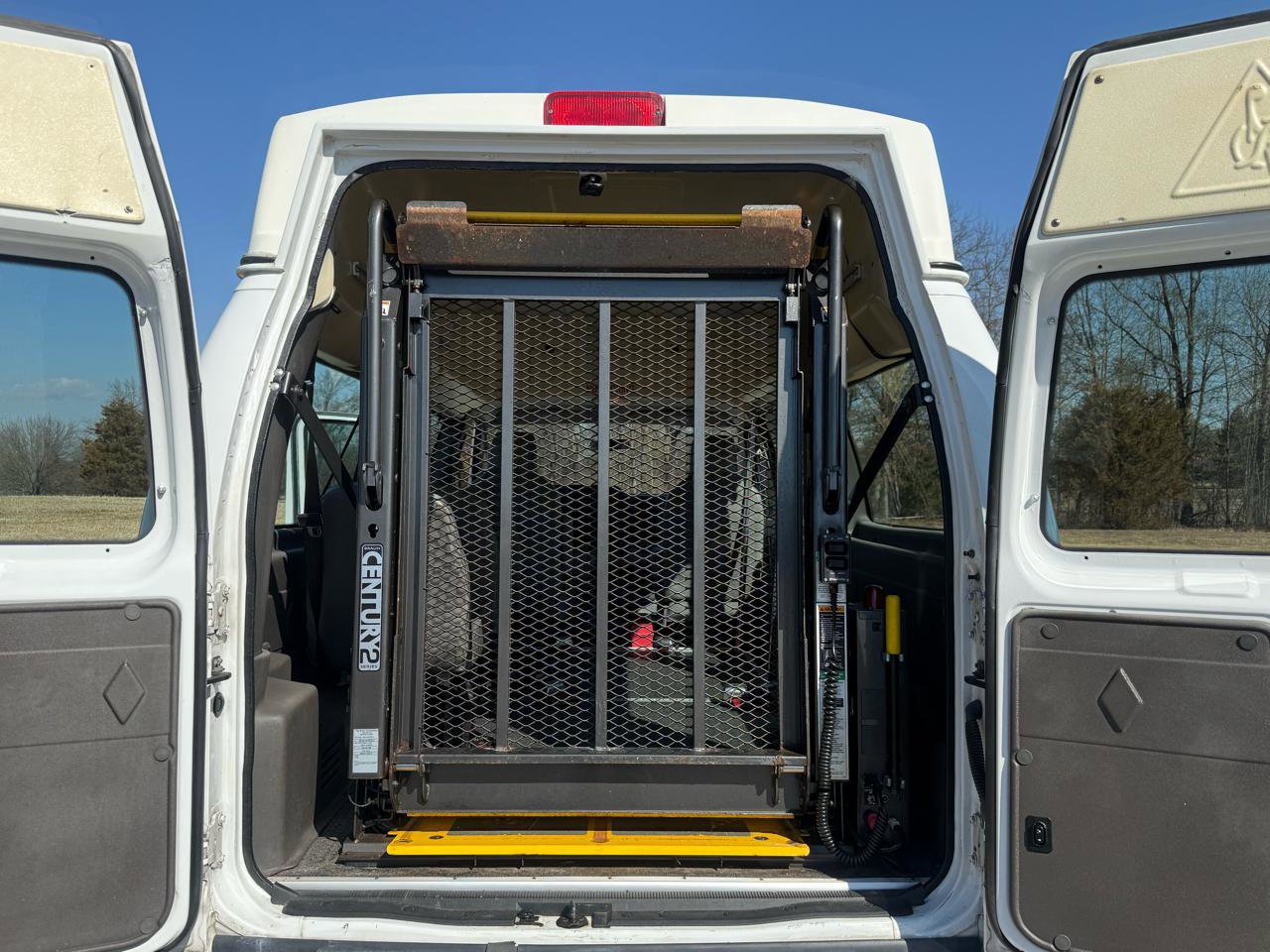 Used 2012 Ford E-250 and Econoline 250 w/ PWR Group image 11