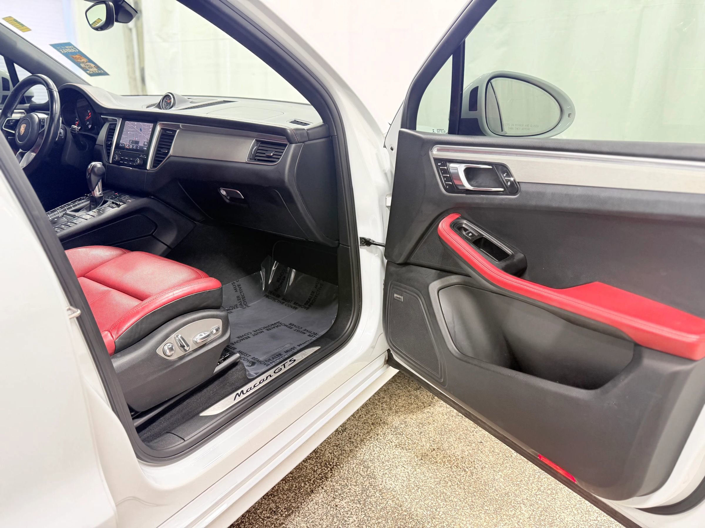 Used 2018 Porsche Macan GTS image 23