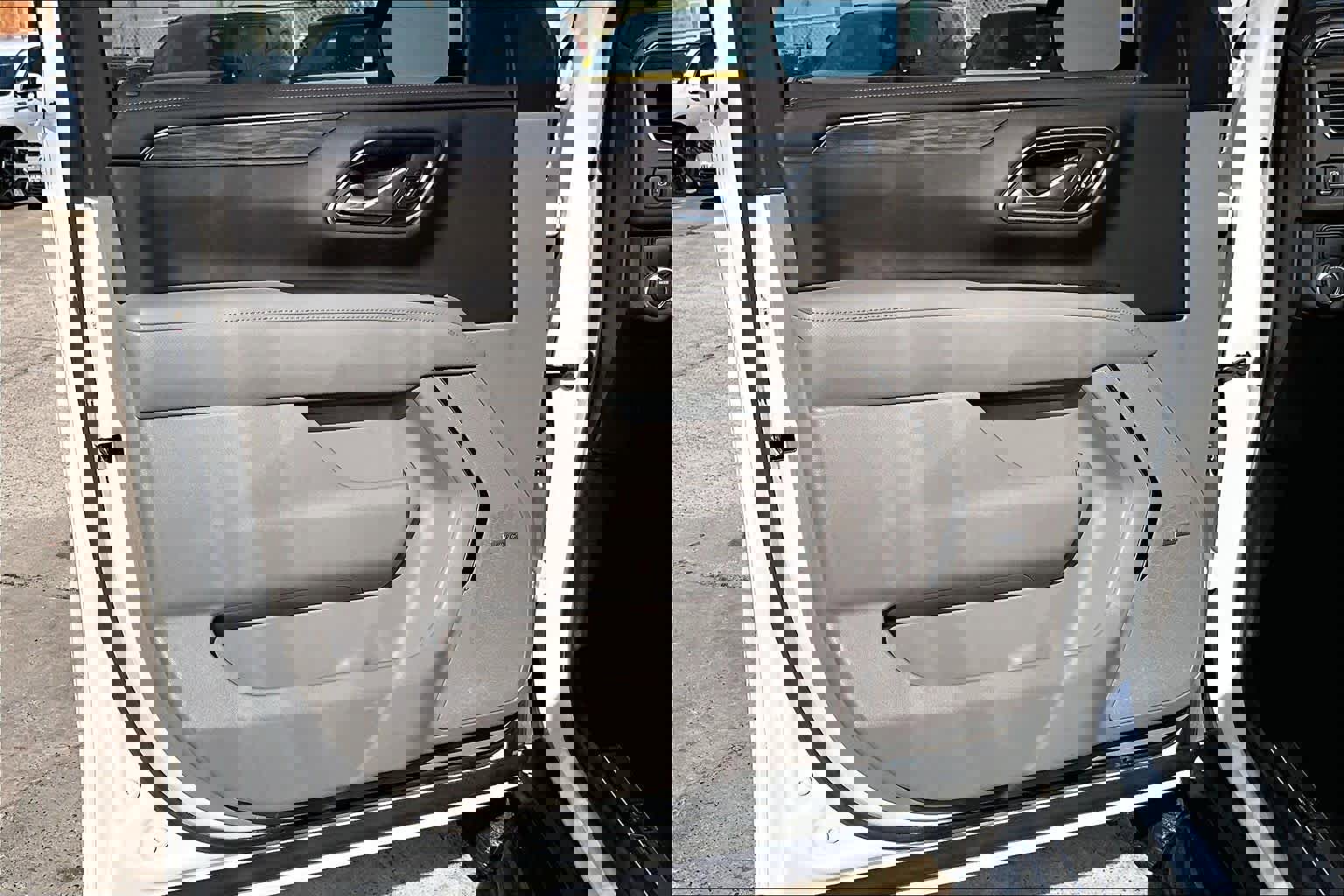 Used 2022 GMC Yukon SLT w/ SLT Premium Package image 22